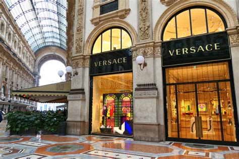 negozio versace a natale|versace italia sito ufficiale.